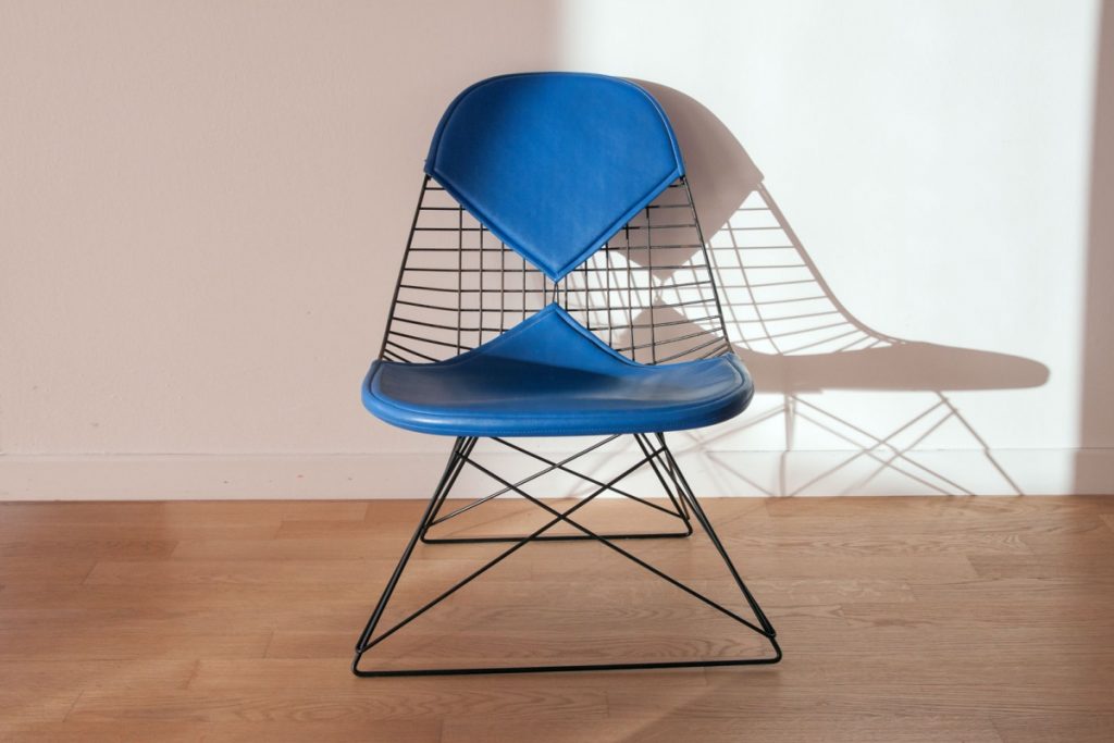 Wire -Chair . Charles and Ray Eames  – Cod. 695