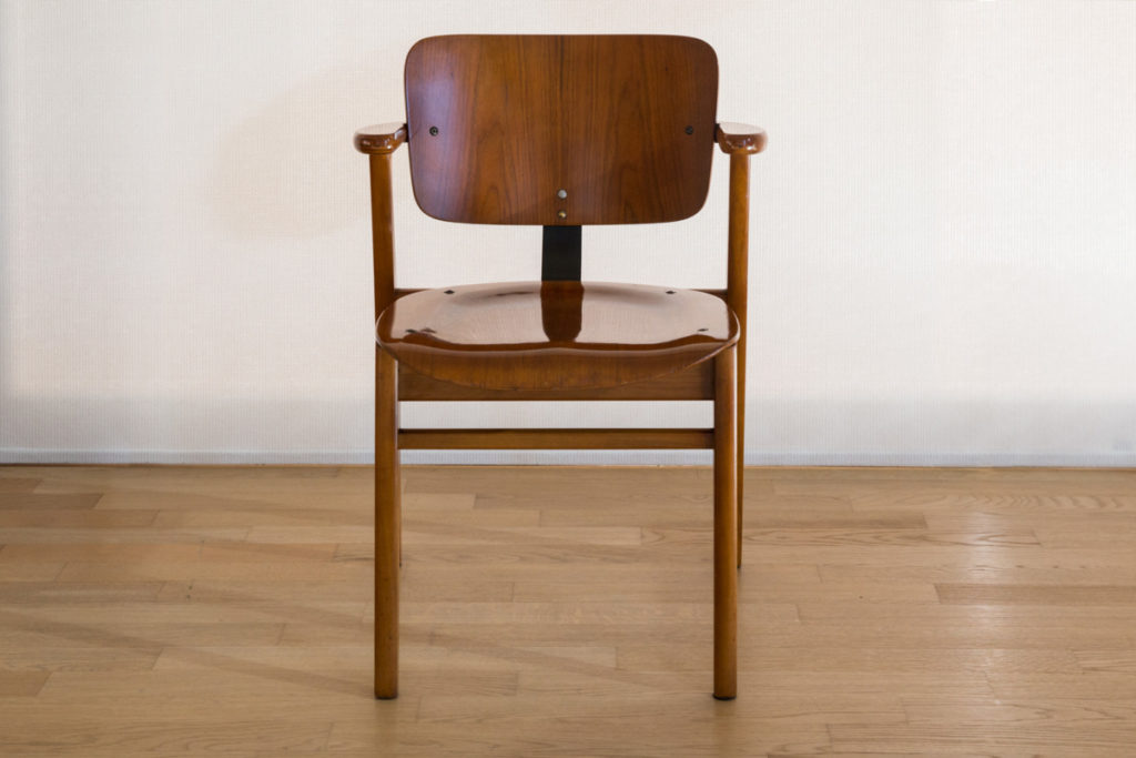 domus chairs designed by Ilmari Tapiovaara – Code 1270