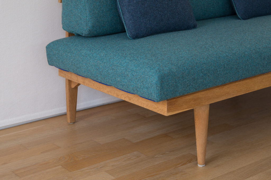 Oak sofa structure and Kvadrat cushions - Cod. 1168