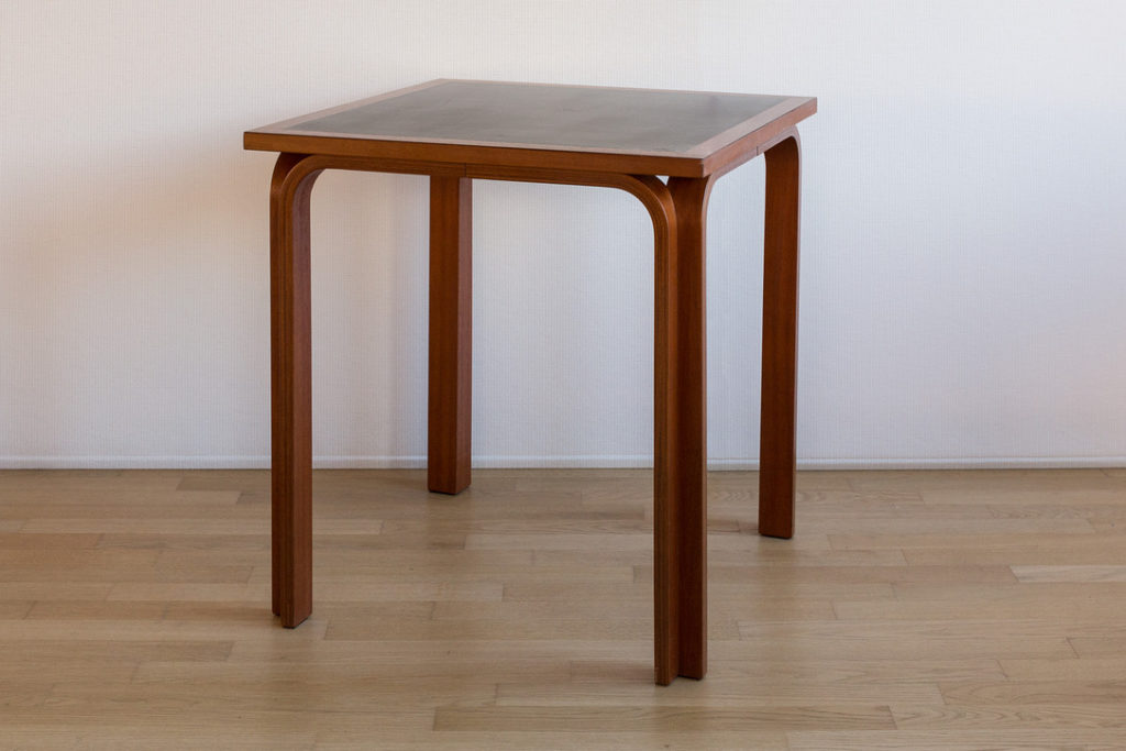 Square table Magnus Olesen - Ref.1325