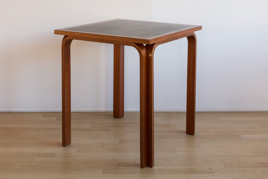 Square table Magnus Olesen - Ref.1325