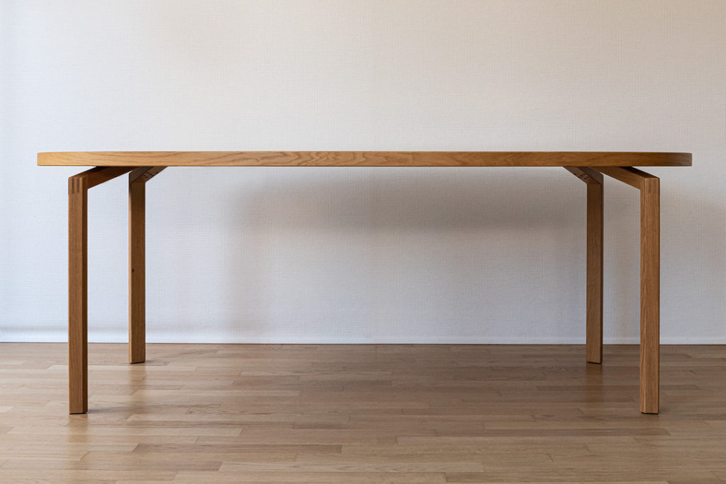 Oval table Magnus Olesen - Code 1367