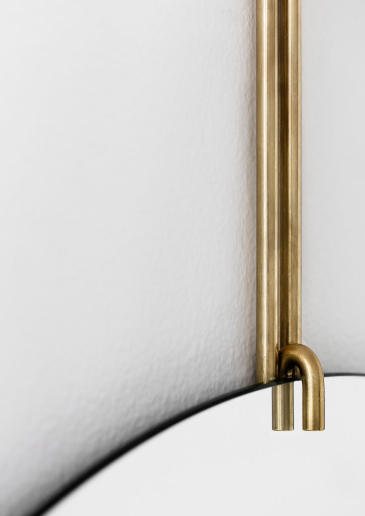 MOEBE_Wall-Mirror_PP_Brass_Low-Res_12