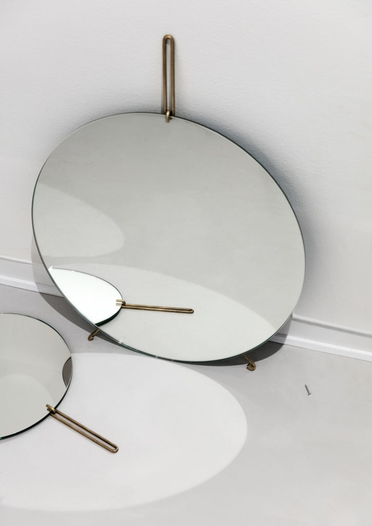 MOEBE_Wall-Mirror_PP_Multiple-Sizes_Brass_Low-Res_14