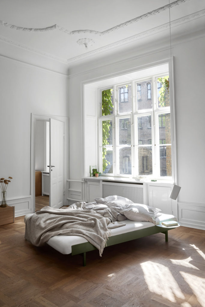 MOEBE_Bed_IC_Pine-green_Low-Res_01